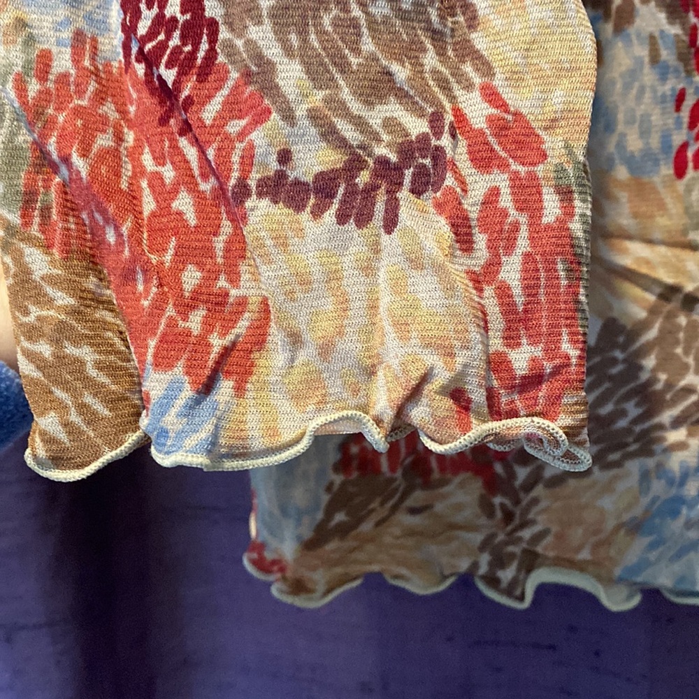 Patterned Split Neck Tunic With Curled Edge - image 3